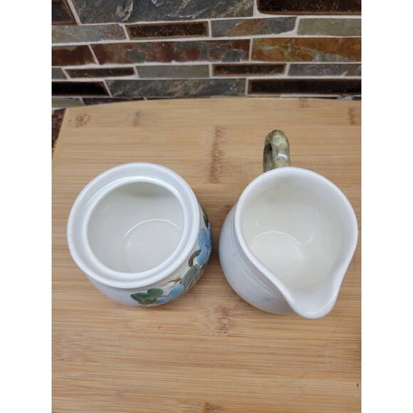 Vintage Blue Sculptured Grape Metlox, Cream Sugar and Lid, Poppytrail Vernon - Picture 4 of 5